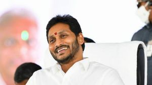 రాజధాని నియోజకవర్గాల్లో వైసీపీ కొత్త స్కెచ్ - చెక్..!?