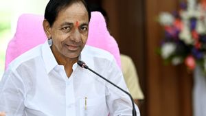 కేసీఆర్ సర్కారు గుడ్‌న్యూస్: సొంత స్థలంలో ఇల్లు కట్టుకునేవారికి రూ. 3 లక్షలు