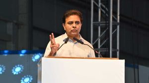 గుజరాత్ నుంచి తెలంగాణకు భారీ పెట్టుబడులు, చందన్‌వెల్లి పెద్ద పారిశ్రామికవాడ: కేటీఆర్