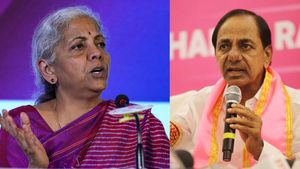 జనాలను జోక్ అంటున్నారా?: కేసీఆర్‌పై నిర్మలా సీతారామన్ సీరియస్, స్ట్రాంగ్ కౌంటర్