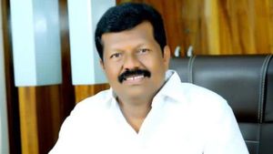 నా పార్టీ తెలుగుదేశం.. అందులో నోడౌట్!!