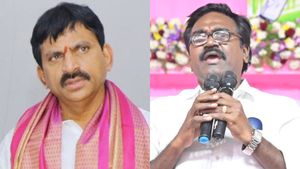 `పొంగులేటి`కి పొగబెట్టారు- బయటికెళ్తే పాన్ డబ్బా పెట్టుకోవాల్సిందే: పువ్వాడ వార్నింగ్ 