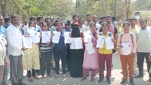 హైట్ తగ్గిస్తారా?: అంబర్‌పేట పోలీస్ గ్రౌండ్స్‌లో ఎస్ఐ, కానిస్టేబుల్ అభ్యర్థుల ఆందోళన