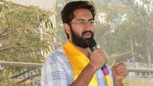 బాలయ్య చిన్న అల్లుడికి చంద్రబాబు టార్గెట్?