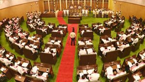 ఎన్నికల వేళ కొత్త వరాలు - కీలక నిర్ణయాలు:  నేడే ప్రభుత్వ ప్రకటన..!?