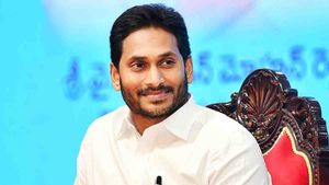 విశాఖపట్నానికి జగన్- అక్కడి నుంచే పాలన: వారంలో రెండురోజులు 