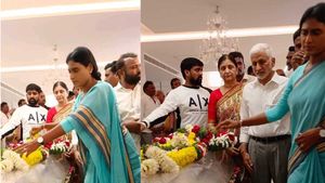 తారకరత్న భౌతికకాయానికి వైఎస్ షర్మిల నివాళి