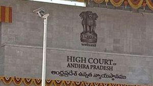 వాలంటీర్లకు ఆ అధికారం ఎక్కడిది - రెగ్యులరైజ్ చేస్తారా : ఏపీ హైకోర్టు..!?