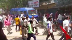 రిజర్వేషన్లు, దుమ్ములేపుతున్న బంజారాలు, అధికార పార్టీ లీడర్స్ కు ?, 144 సెక్షన్ టైమ్ లో ! 