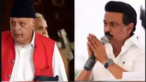 Stalin: తమిళనాడు సీఎం కాబోయే ప్రధాని, తండ్రికి తగ్గ తనయుడు, ఫరూఖ్ కామెంట్స్ !   