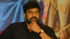 మెగాస్టార్ చిరంజీవికి తెలంగాణా హైకోర్టు నోటీసులు.. కారణమిదే!!