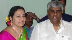 మాజీ ప్రధాని ఫ్యామిలీలో ?, టిక్కెట్ ఇవ్వకపోతే ఏం చెయ్యాలో నాకు బాగా తెలుసు, భార్య కోసం ? 