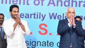 గవర్నర్ తో సీఎం జగన్ భేటీ - మంత్రివర్గ ప్రక్షాళన..!?