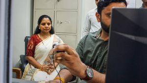 ముగిసిన కవిత విచారణ- ఈడీ ఆఫీస్ నుంచి నేరుగా ఇంటికి..!!