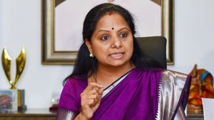మళ్లీ సుప్రీంకోర్టుకు కవిత- ఈడీ నోటీసుల నేపథ్యంలో..!!