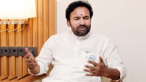 'మెట్రో' రాజకీయం: కిషన్ రెడ్డి