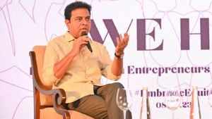 KTR: చిన్నప్పటి నుంచి పిల్లలకు విలువలు నేర్పించాలి: కేటీఆర్