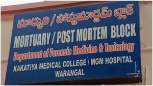 మృతదేహాలనే మార్చేసిన ఎంజీఎం మార్చురీ సిబ్బంది నిర్వాకం