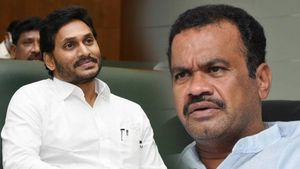 నారాయణను లోపలేయించాడు- జగన్‌ను చూసి నేర్చుకోండి: కోమటిరెడ్డి..!! 