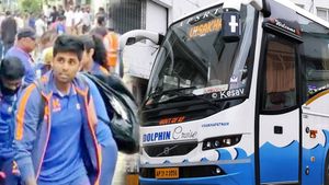 APSRTC బస్సుల్లో ప్రయాణించిన రోహిత్ సేన..: బీసీసీఐ ఖుష్ 