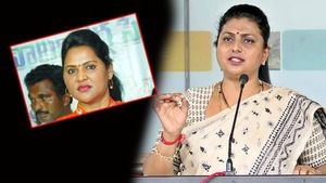  ఉండవల్లి శ్రీదేవి ప్రాణాలు నాడు జగన్ కాపాడారు - దమ్ముందా : మంత్రి రోజా..!!