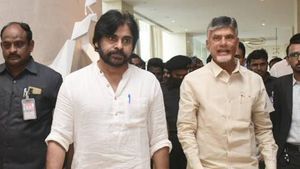 ఎన్నికల వేళ భారీ ట్విస్ట్ - కొత్త పొత్తుతో టీడీపీ: పవన్ నిర్ణయం ఏంటి..!!