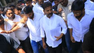 ఆధారాలు ఇవ్వలేదు: రేవంత్ రెడ్డిపై చర్యలకు సిట్ రెడీ!