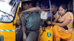 హైదరాబాద్ ట్రాఫిక్ పోలీసులు సంచలనం..!!