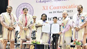 పరీక్షలకు హాజరైతే చాలన్నట్లు విద్యార్థుల పరిస్థితి: గవర్నర్ తమిళిసై కీలక వ్యాఖ్యలు