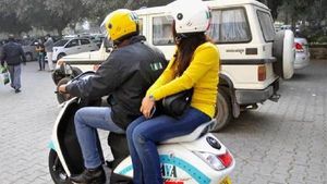 బైక్ బుక్ చేసుకున్న మహిళను లైంగికంగా వేధించిన రైడర్: కేసు నమోదు