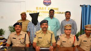 అన్న ఇంటికే కన్నం వేసిన తమ్ముడు.. మహా చోర ప్రవీణుడు!!