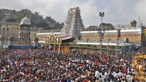 తిరుమల శ్రీవారి భక్తులకు ఎన్నాళ్లకు శుభవార్తో?