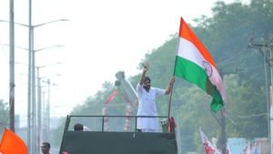 పవన్ వారాహి యాత్రకు పోటెత్తిన అభిమానులు-బందరు రోడ్డు జనసంద్రం-జనసేన సభ ఆలస్యం..