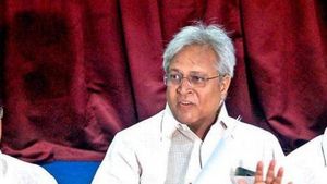  `మార్గదర్శి` చిట్‌ఫండ్‌పై బాంబు పేల్చిన ఉండవల్లి అరుణ్ కుమార్
