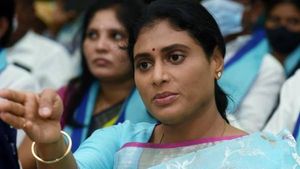 తెలంగాణలో బతకడం అంటే..మందుపాతర మీద ఉన్నట్టే: షర్మిల 