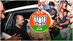 బండి సంజయ్ అరెస్ట్ - రంగంలోకి బీజేపీ అధినాయకత్వం..!!