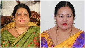 మాజీ ప్రధాని కోడళ్ల కోల్డ్ వార్, తోడికోడలికి షాక్ ఇచ్చిన మరో కోడలు, మాజీ సీఎం రివర్స్ గేర్ తో హీరో ! 