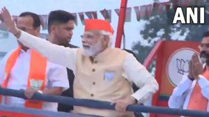 మోదీ నినాదాలతో దద్దరిల్లిన ఐటీ హబ్, బెంగళూరులో బీజేపీ జనసాగరం !