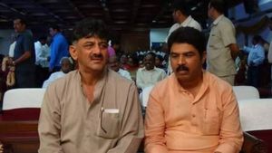  బెంగళూరులో అక్కడ హై టెన్షన్, భీఫామ్ వచ్చినా నామినేన్ కు మాత్రం ? 