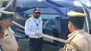 డీకేశీ ఫ్యామిలీ ప్రయాణించిన హెలికాప్టర్ లో సోదాలు, పుణ్యక్షేత్రంలో ?