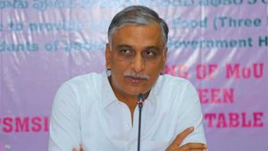 గవర్నర్ తమిళిసైపై మంత్రి హరీశ్ రావు సంచలన ఆరోపణలు: బీజేపీపై  విమర్శలు