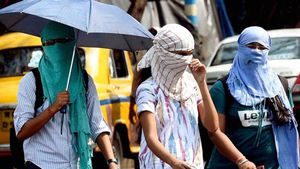 తెలంగాణలో మండిపోతున్న ఎండలు: ఈ జిల్లాల్లో 40 డిగ్రీలపైనే, ప్రజలకు అలర్ట్