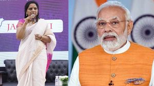డిగ్రీ లేని వ్యక్తికి దేశంలోనే అత్యున్నత ఉద్యోగం: మోడీపై కవిత పరోక్ష విమర్శలు