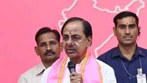 కొండంత భరోసా - ఆర్దిక ఆసరా: ప్రజల ఖాతాల్లోకి రూ 4.46 లక్షల కోట్లు..!!