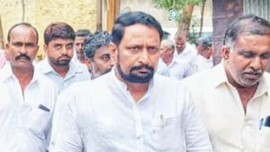 బీజేపీ జెండా పీకేసి కాంగ్రెస్ కండువా కప్పుకున్న మాజీ డీసీఎం, రెండు గ్యారెంటి !