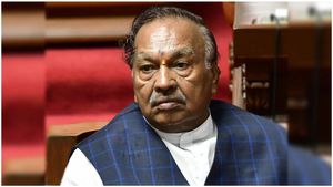 `40 ఇయర్స్ ఇండస్ట్రీ అవుట్`: రాజకీయాలకు గుడ్‌బై