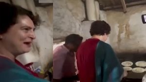 మైసూరు మైలారీ హోటల్ లో దోసెలు పోసిన ప్రియాంక మేడమ్, టేస్ట్ మాత్రం ! 