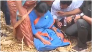 వైఎస్ షర్మిలకు ఏమైంది?: మాట్లాడుతూనే కుప్పకూలిన వైటీపీ అధినేత్రి 