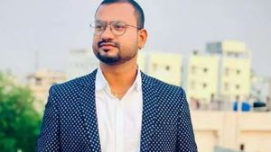  ఆన్‌లైన్ మోసం: 12 లక్షలు పోగొట్టుకుని టెక్కీ ఆత్మహత్య, సోదరి పెళ్లి ఉండగా విషాదం
