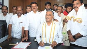 టీచింగ్ ఆస్పత్రుల్లో 1827 స్టాఫ్ నర్సుల పోస్టుల భర్తీకి ఆర్థిక శాఖ ఆమోదం
